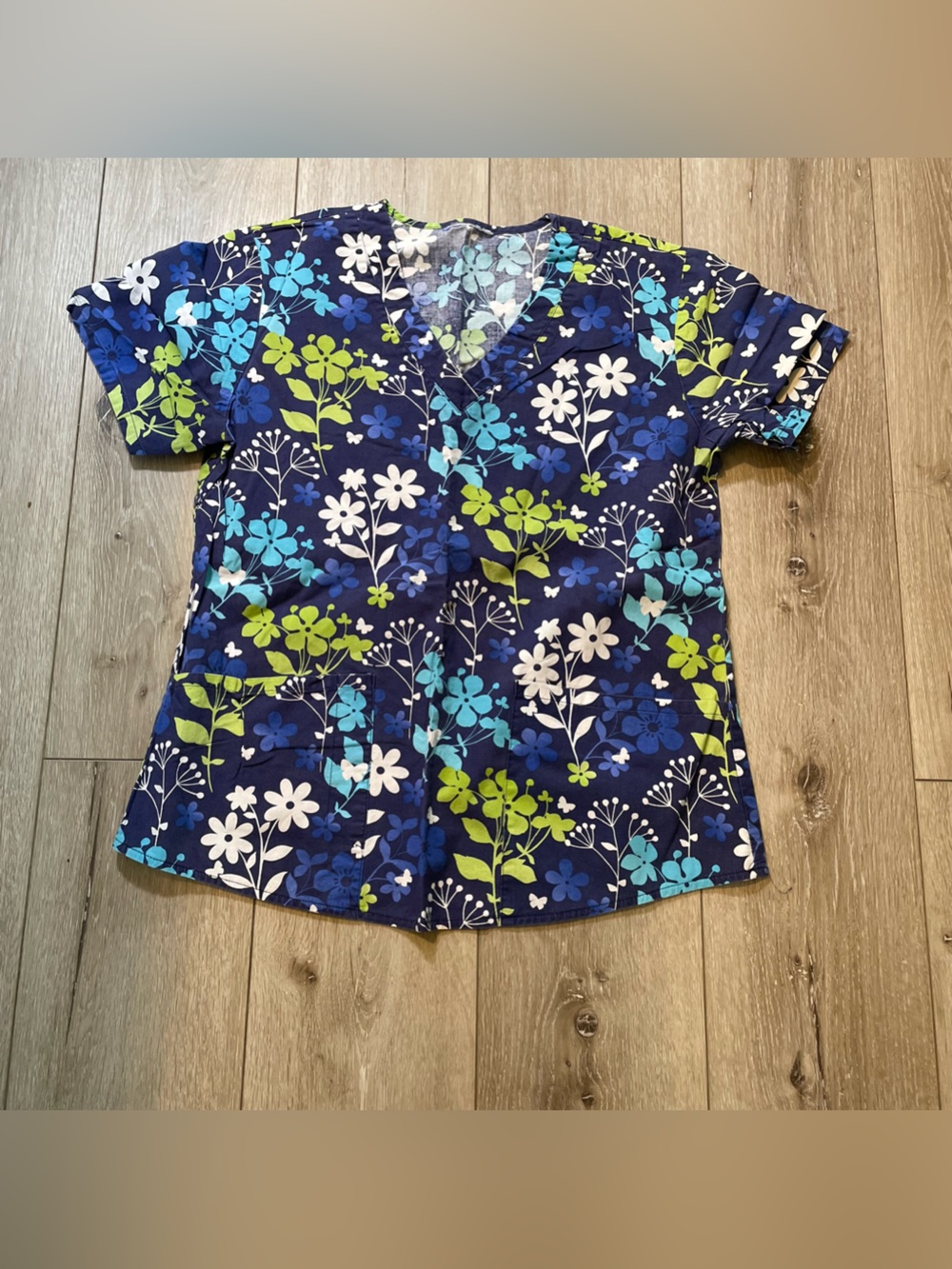 Scrubs Floral V-Neck Scrub Top Blue‎ Lime Green Cottagecore Nurse Shacket Size S